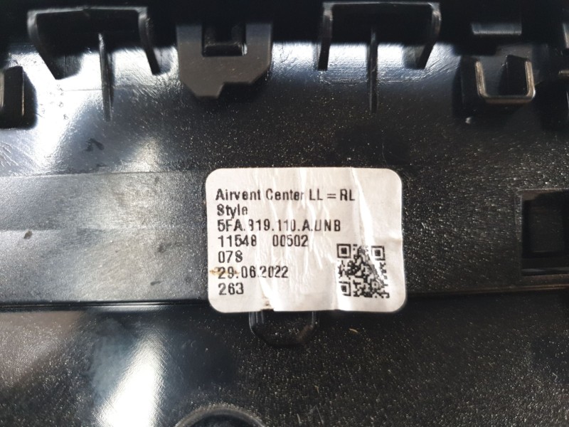 Recambio de aireador central para seat leon sportstourer (kl8) referencia OEM IAM 5FA819110AUNB  