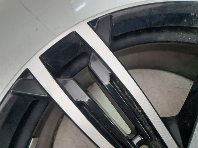 Recambio de llanta para volkswagen golf vii lim. gte referencia OEM IAM 5GE601025B  