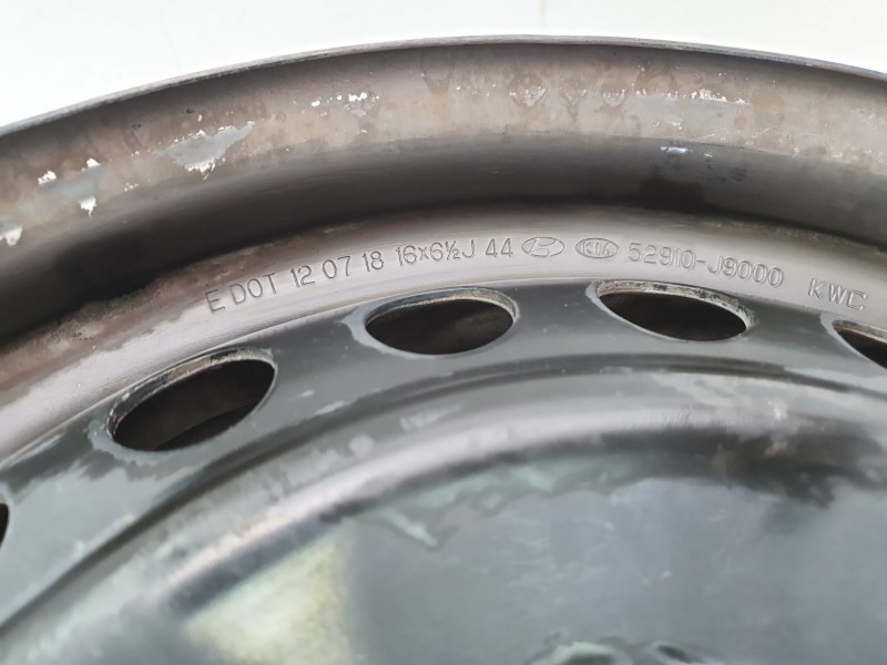 Recambio de llanta para hyundai kona pure referencia OEM IAM 52910A4910  