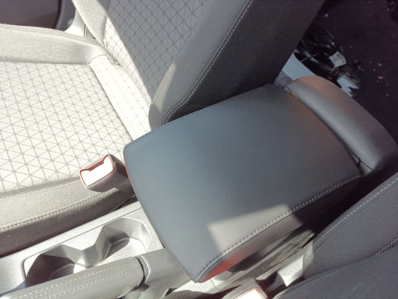 Recambio de apoyabrazos central para volkswagen t-cross (c11, d31) 1.0 tsi referencia OEM IAM   