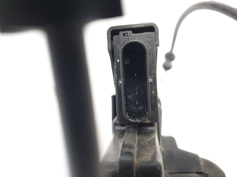 Recambio de cerradura puerta trasera izquierda para citroën c4 berlina e-feel referencia OEM IAM 9832797580  