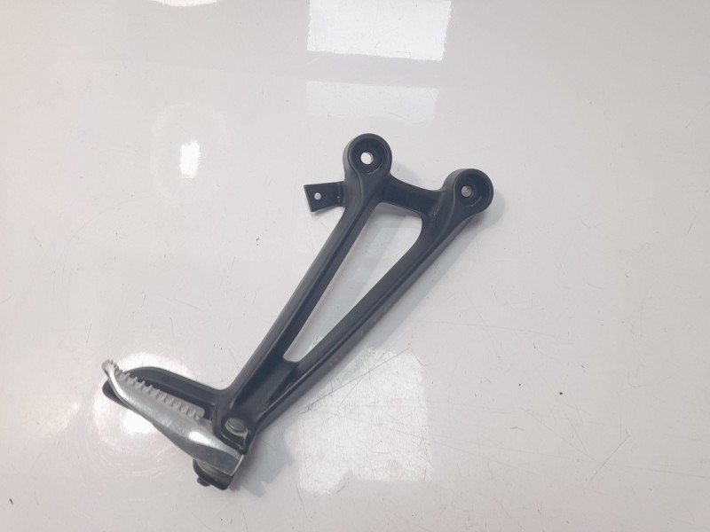 Recambio de estribera derecha para yamaha mt -07 referencia OEM IAM B7N2744100  
