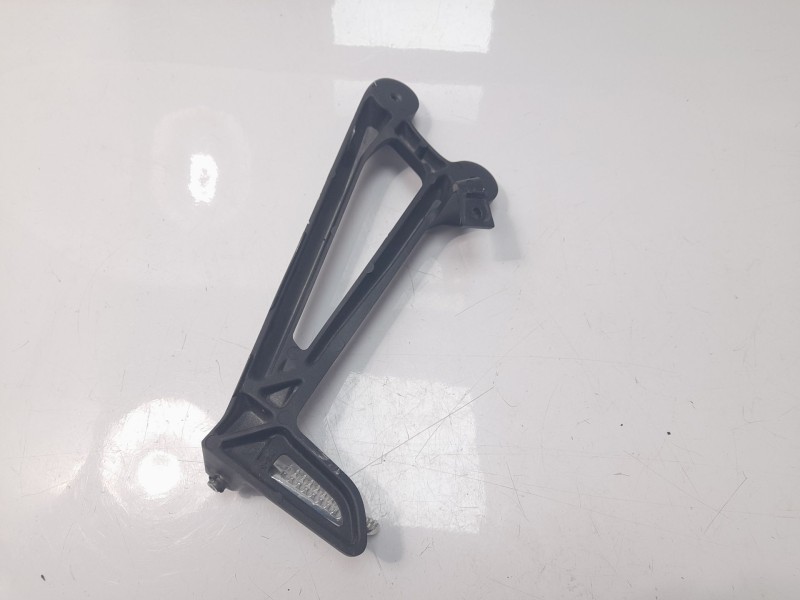 Recambio de estribera derecha para yamaha mt -07 referencia OEM IAM B7N2744100  