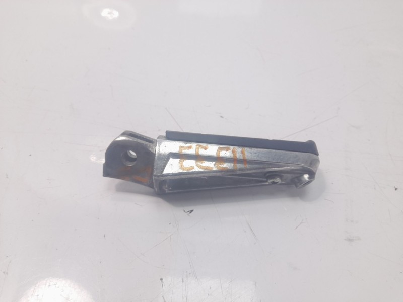 Recambio de estribo lateral para yamaha mt-07 referencia OEM IAM 3YX2741300  