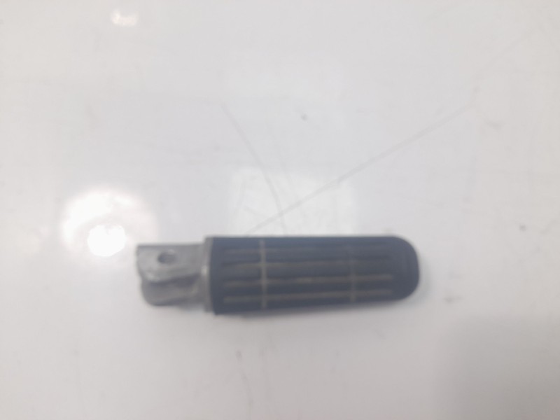 Recambio de estribo lateral para yamaha mt-07 referencia OEM IAM 3YX2741300  