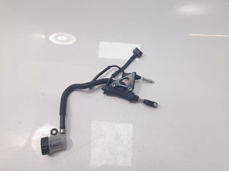Recambio de bomba freno para yamaha xsr 700 xsr 700 referencia OEM IAM 4P52583V0000  