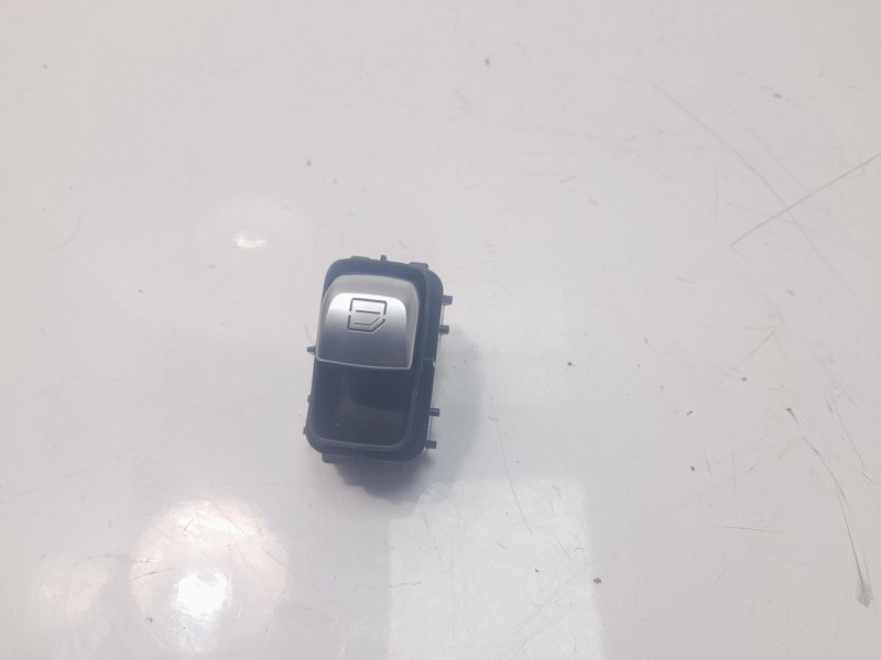 Recambio de mando elevalunas trasero derecho para mercedes-benz clase c (w205) familiar 2.1 cdi cat referencia OEM IAM A22290522