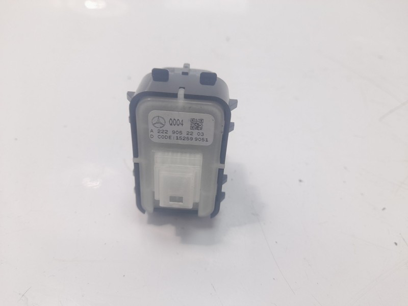 Recambio de mando elevalunas trasero derecho para mercedes-benz clase c (w205) familiar 2.1 cdi cat referencia OEM IAM A22290522