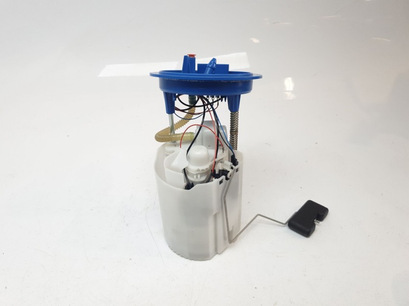 Recambio de bomba combustible para seat leon sportstourer (kl8) referencia OEM IAM 5WA919051A  