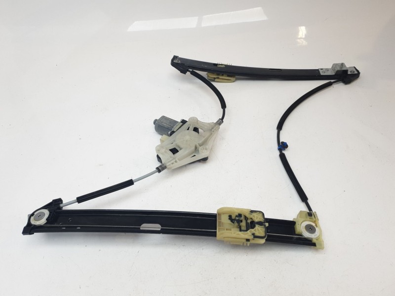 Recambio de elevalunas delantero derecho para seat leon sportstourer (kl8) referencia OEM IAM 5FA837462D  