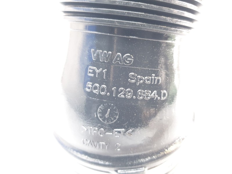 Recambio de tubo para seat leon sportstourer (kl8) referencia OEM IAM 5Q0129684D  