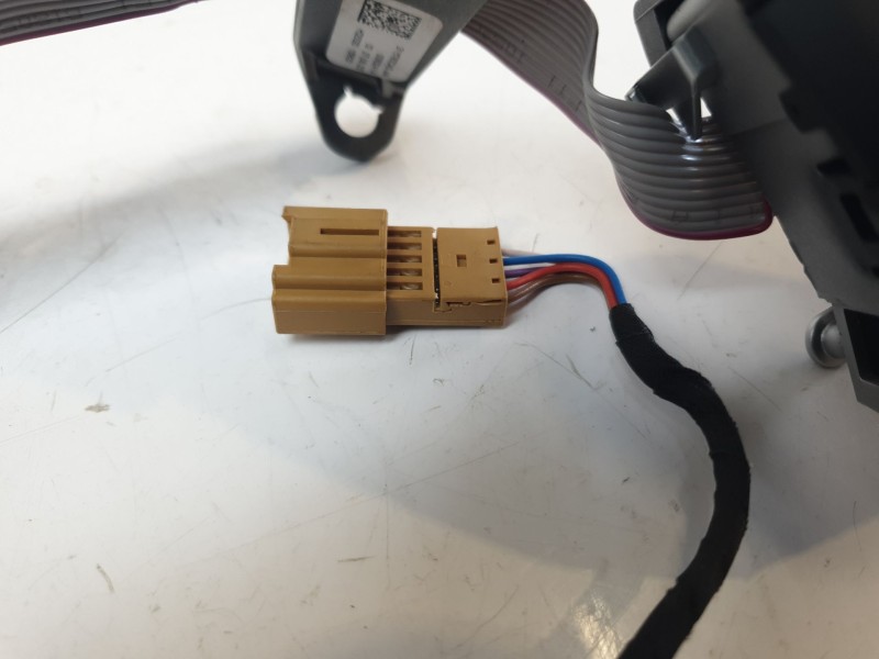 Recambio de mando volante para seat leon sportstourer (kl8) referencia OEM IAM 5FA919719A  