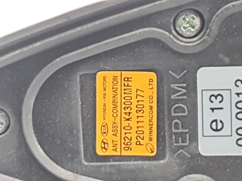 Recambio de antena para hyundai kona referencia OEM IAM 96210K4300MFR  