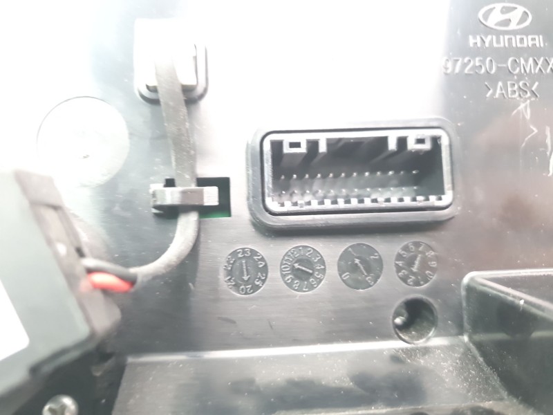 Recambio de mando climatizador para hyundai kona referencia OEM IAM 97250CMA0  