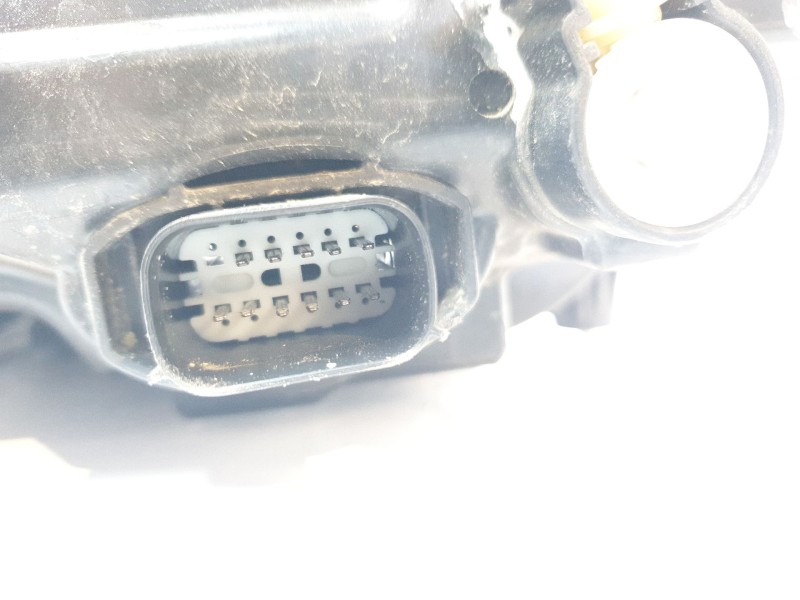 Recambio de faro derecho para ford focus 1.0 ecoboost cat referencia OEM IAM JX7B13E016CF  