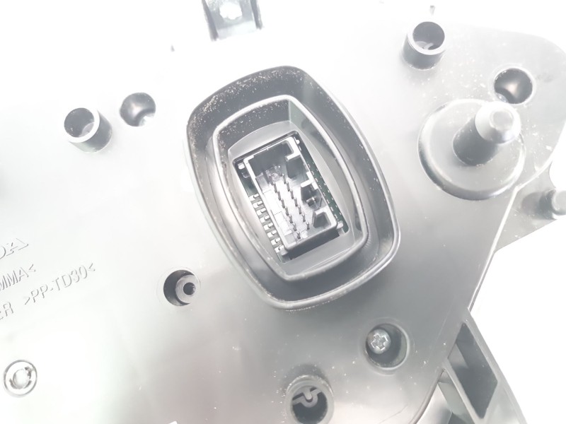 Recambio de cuadro instrumentos para honda pcx 125 referencia OEM IAM 37100K1YD121M1  