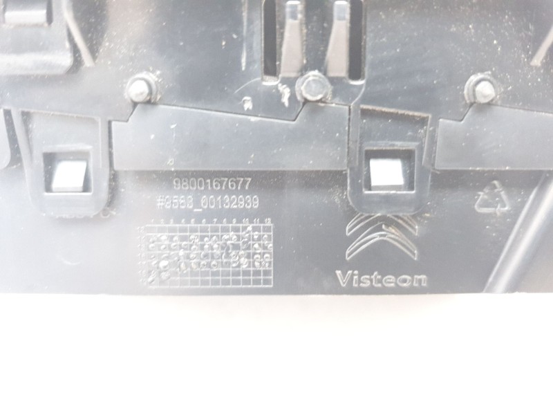 Recambio de aireador izquierdo para citroën c4 cactus shine referencia OEM IAM 9800167677  