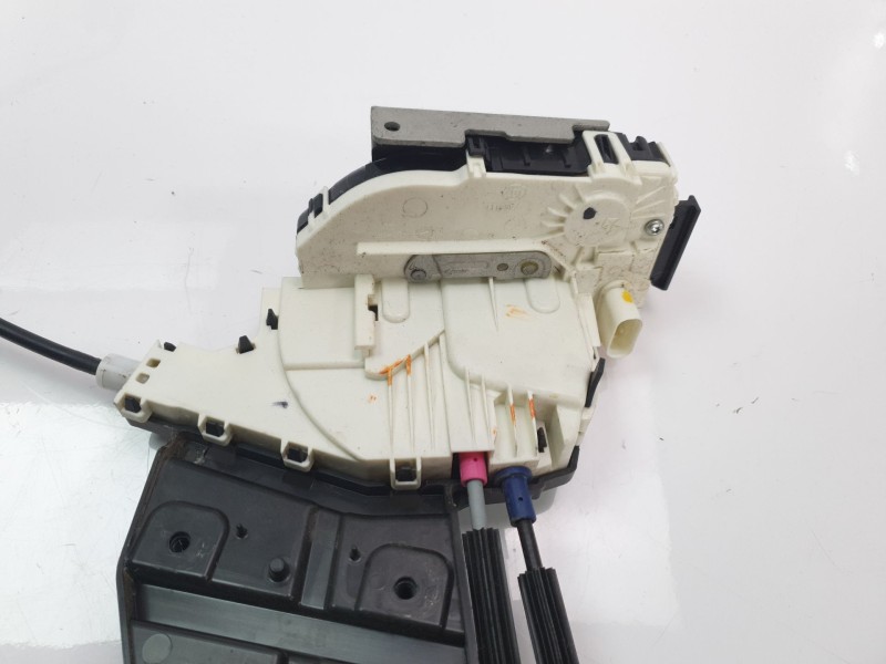 Recambio de cerradura puerta trasera derecha para jeep compass ii longitude 4x2 referencia OEM IAM 68466852AA  