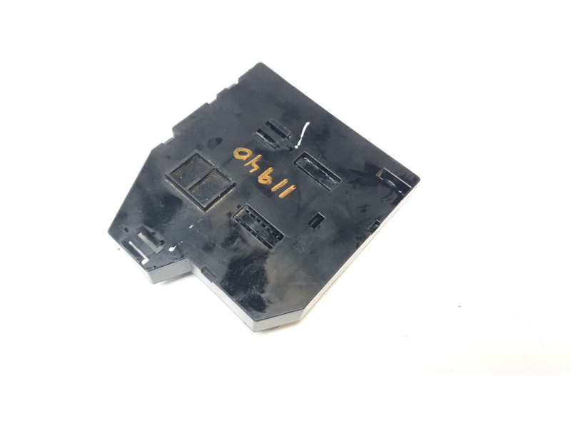 Recambio de caja reles / fusibles para citroën c4 berlina e-feel referencia OEM IAM 9823532880  