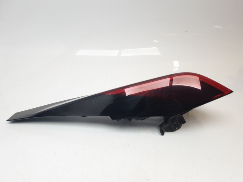 Recambio de piloto trasero derecho para toyota c-hr hybrid active referencia OEM IAM 81550F4200  