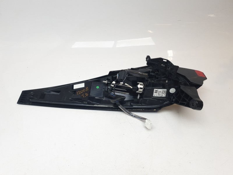 Recambio de piloto trasero derecho para toyota c-hr hybrid active referencia OEM IAM 81550F4200  