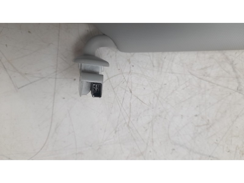 Recambio de parasol derecho para audi q3 (8ug) attraction quattro referencia OEM IAM 8U1857552K  