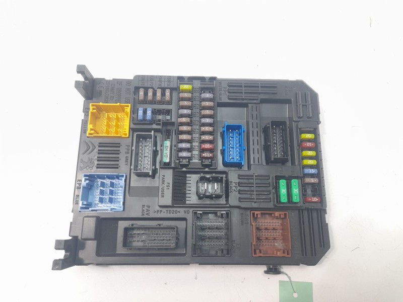 Recambio de caja reles / fusibles para citroën c4 cactus shine referencia OEM IAM 9819851280  