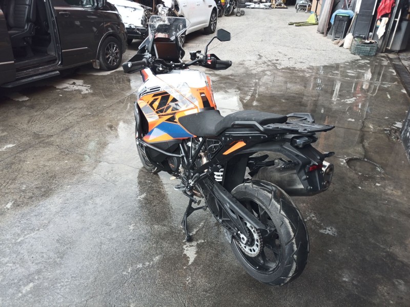 ktm super adventure del año 2021