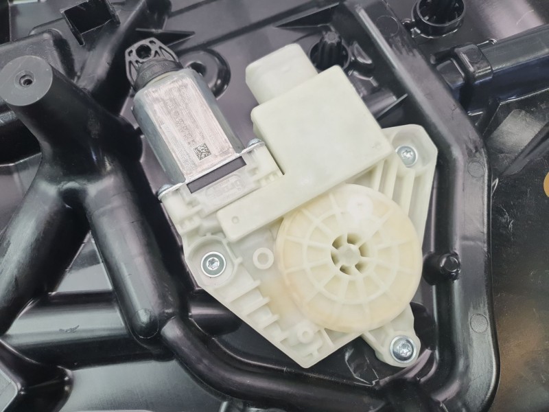 Recambio de elevalunas trasero derecho para bmw serie x3 (g01) xdrive 20d referencia OEM IAM 4A2132401  