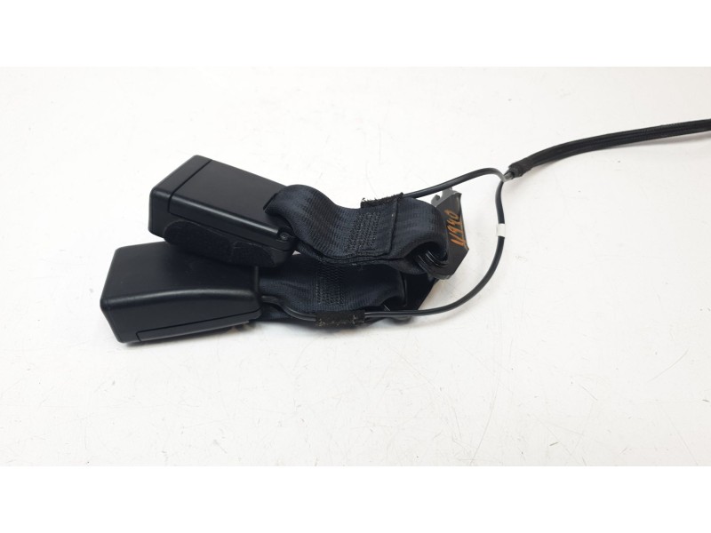 Recambio de enganche cinturon trasero central para citroën c4 berlina e-feel referencia OEM IAM 6780917ETB  