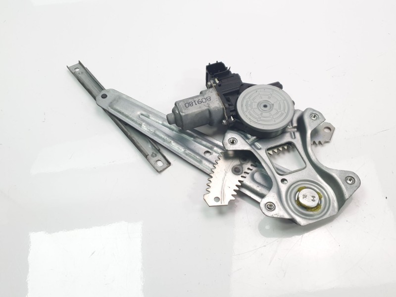 Recambio de elevalunas trasero derecho para nissan juke (f15) ultimate edition referencia OEM IAM 827201U600 106802017 