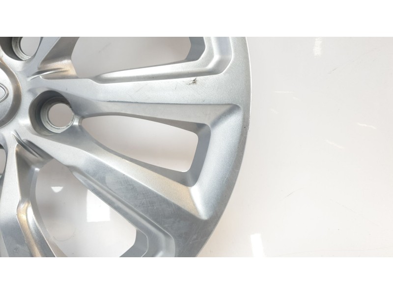 Recambio de tapacubos para hyundai kona pure referencia OEM IAM 52960J9000  