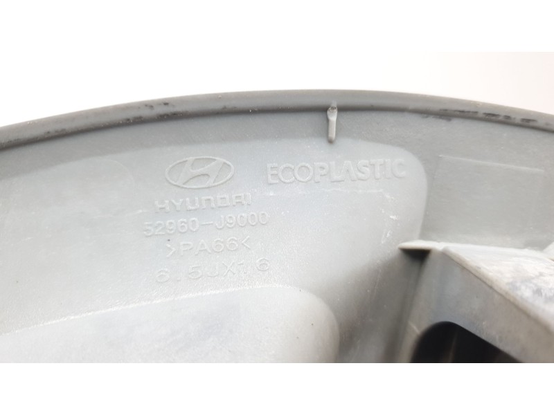 Recambio de tapacubos para hyundai kona pure referencia OEM IAM 52960J9000  