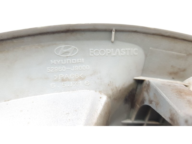 Recambio de tapacubos para hyundai kona pure referencia OEM IAM 52960J9000  