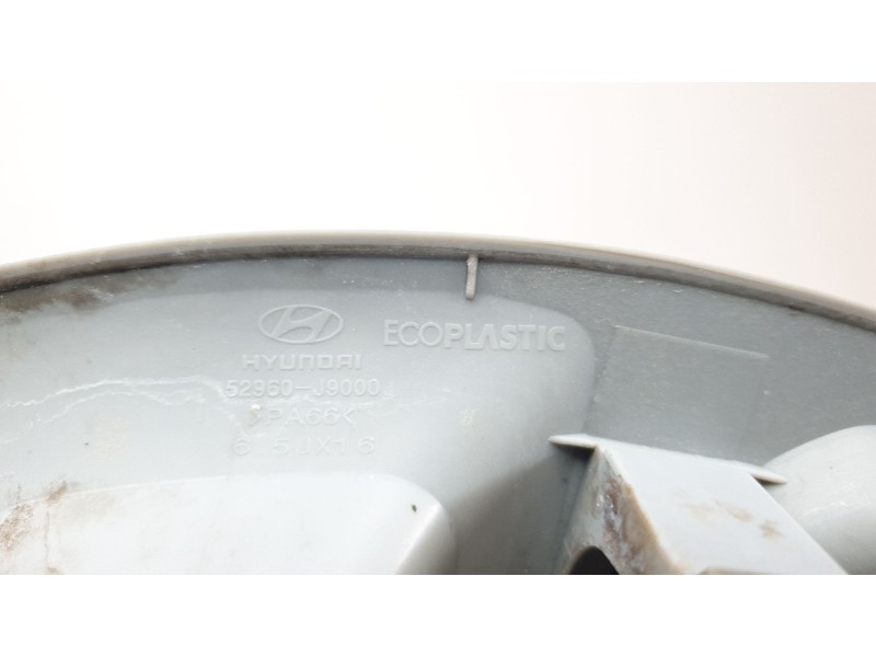 Recambio de tapacubos para hyundai kona pure referencia OEM IAM 52960J9000  