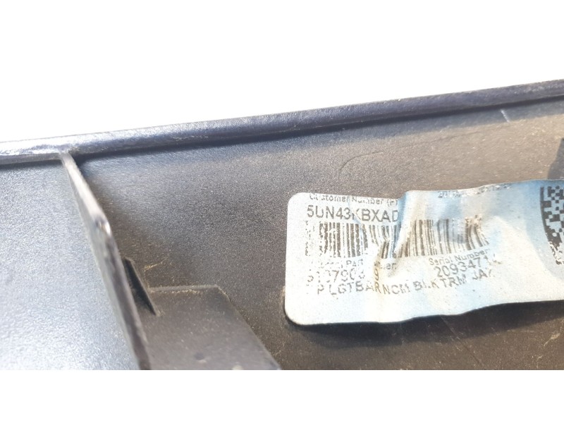 Recambio de molduras traseras para jeep compass ii 1.6 m-jet cat referencia OEM IAM 5UN43YBXAD  