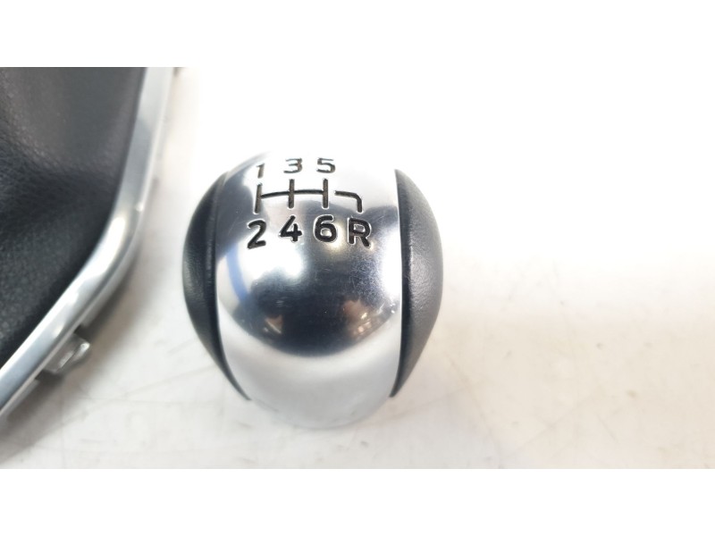 Recambio de pomo palanca cambio para ford puma hybrid titanium design referencia OEM IAM 2124861  