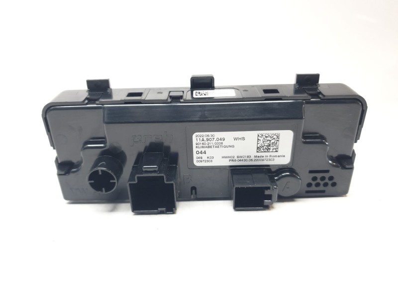 Recambio de pantalla multifuncion para seat leon sportstourer (kl8) referencia OEM IAM 11A907049WHS  