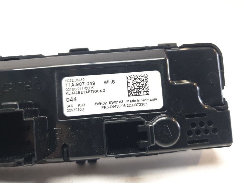 Recambio de pantalla multifuncion para seat leon sportstourer (kl8) referencia OEM IAM 11A907049WHS  