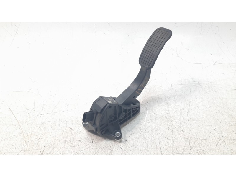 Recambio de potenciometro pedal para toyota corolla (e21) hybrid style referencia OEM IAM 7811002210  