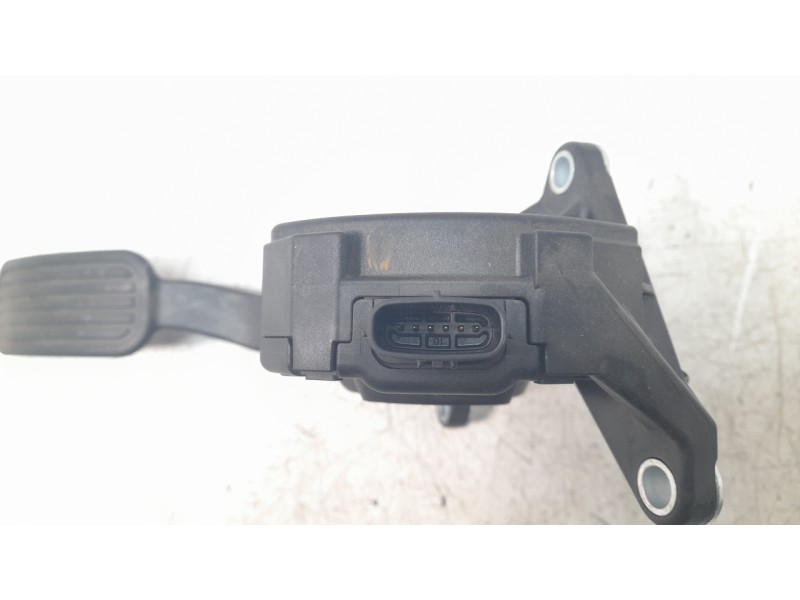 Recambio de potenciometro pedal para toyota corolla (e21) hybrid style referencia OEM IAM 7811002210  