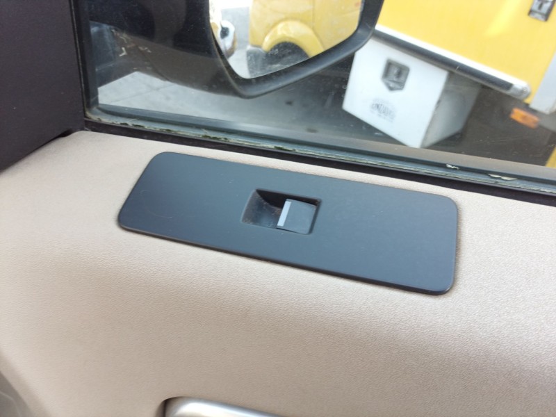 Recambio de mando elevalunas delantero derecho para land rover discovery sport (l550) 2.0 d 4x4 referencia OEM IAM   