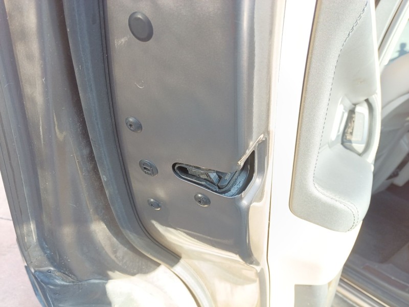 Recambio de cerradura puerta trasera izquierda para land rover discovery sport (l550) 2.0 d 4x4 referencia OEM IAM   