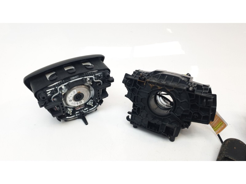 Recambio de kit airbag para ford puma hybrid titanium design referencia OEM IAM 2523550  