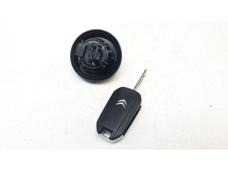 Recambio de tapon combustible para citroën c3 1.2 12v e-thp referencia OEM IAM 1508G0  