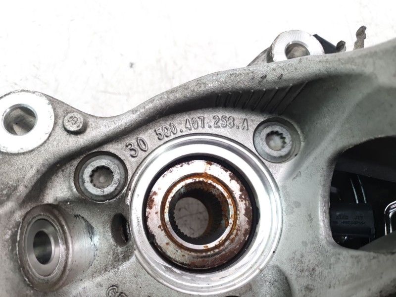 Recambio de mangueta delantera derecha para seat leon sportstourer (kl8) referencia OEM IAM 5Q0407258A  