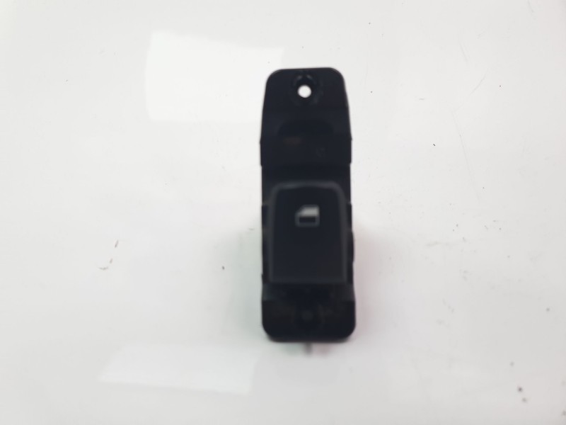 Recambio de mando elevalunas delantero derecho para hyundai kona referencia OEM IAM 3K552B1200  