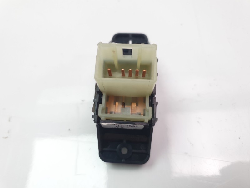 Recambio de mando elevalunas trasero derecho para hyundai kona referencia OEM IAM 3K552B1200  