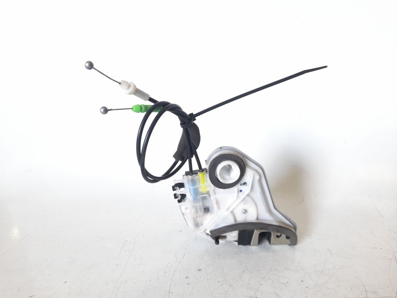 Recambio de cerradura puerta trasera derecha para toyota hilux vii 2.4 d referencia OEM IAM 690500K110  