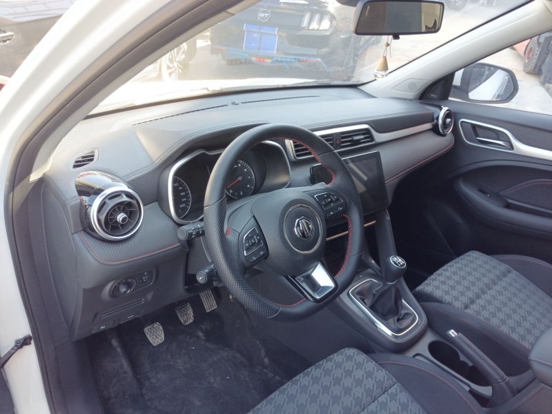 mg mg zs suv del año 2024